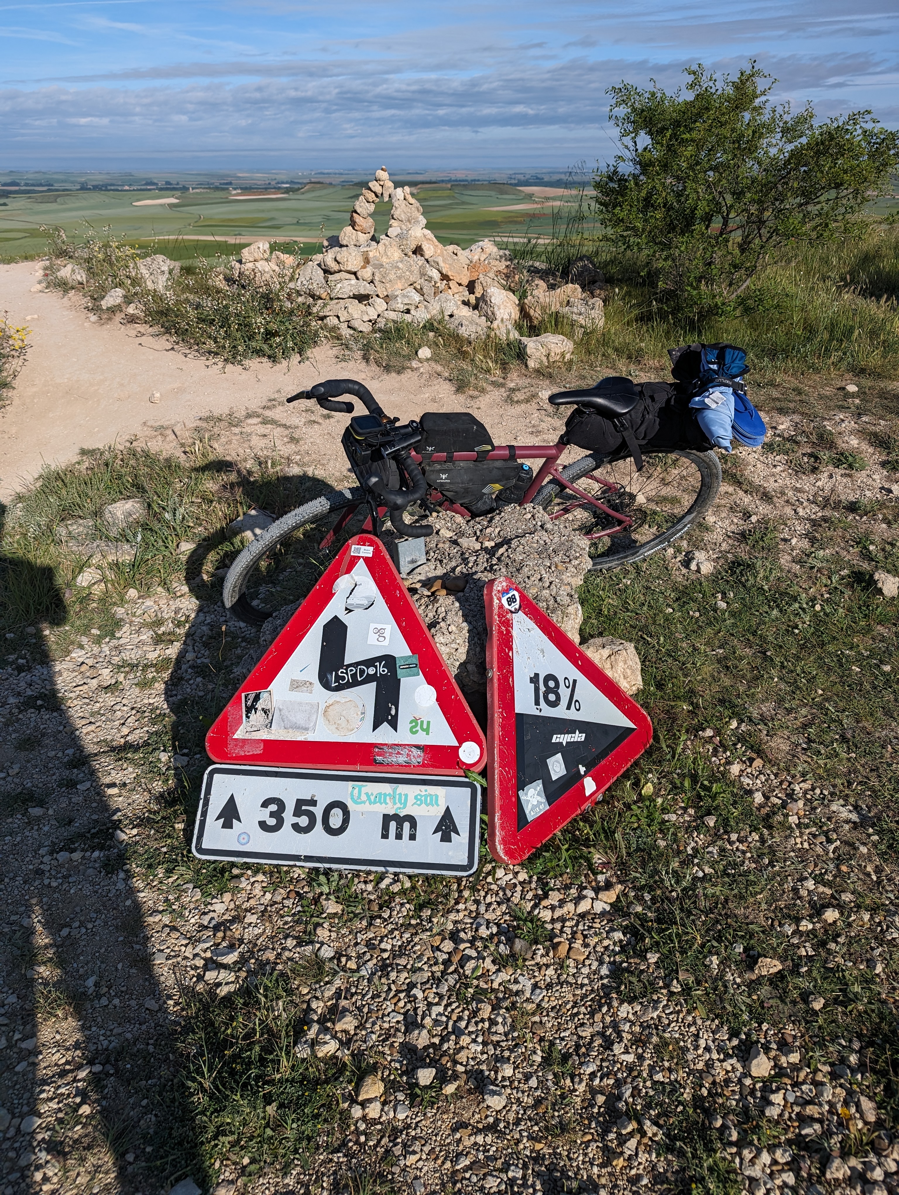 Descent from Alto de Mostelares